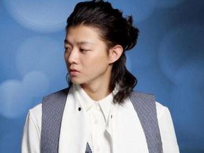 苟黎明个人资料,从平凡走向卓越的奋斗人生